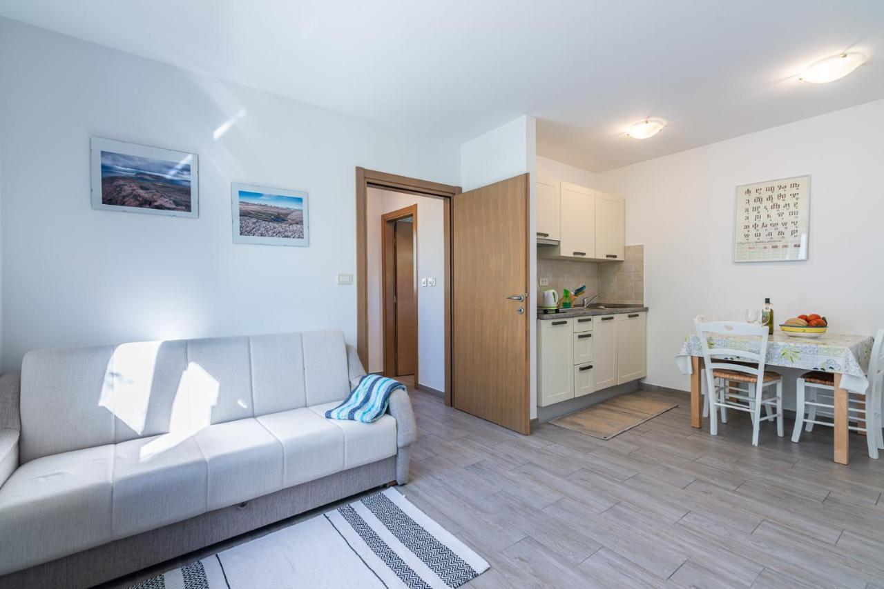 Apartments Garden Baska  Exterior photo